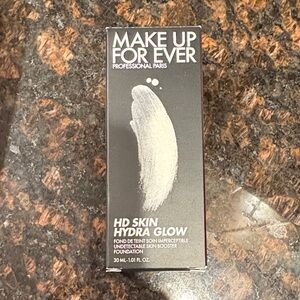 Makeup Forever HD Skin Hydra Glow Foundation - 1Y08